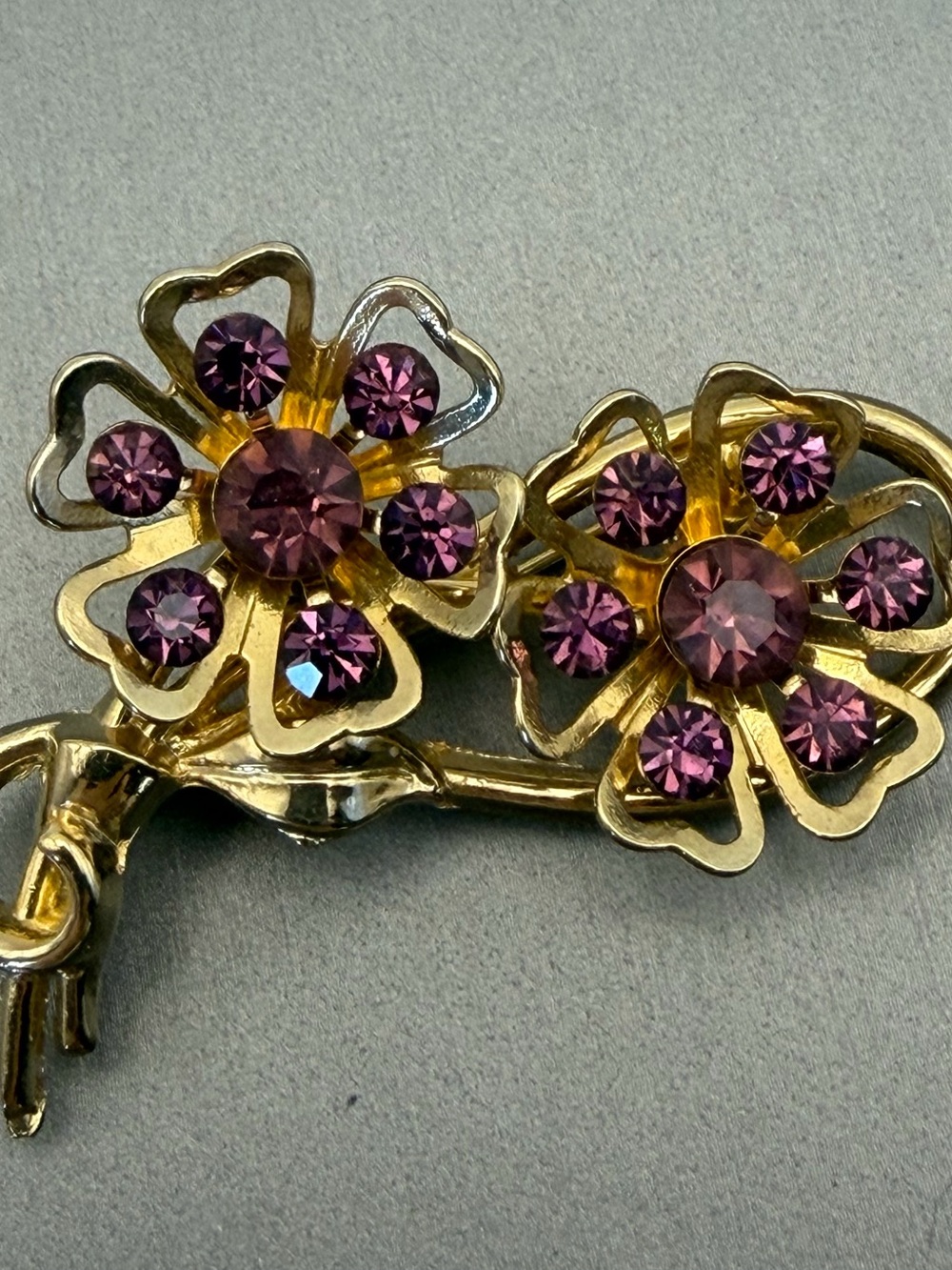 Coro Purple Rhinestone Double Flower Brooch Gold Tone Floral Vintage 1950’s